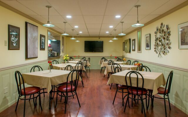 University Inn Academic Suites