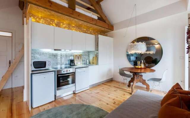 Boutique Rentals - Republica's Garden Studio with views
