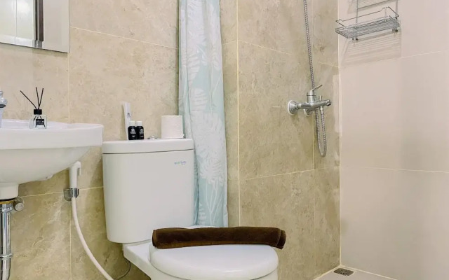 Good And Homey Studio Apartment At Transpark Cibubur
