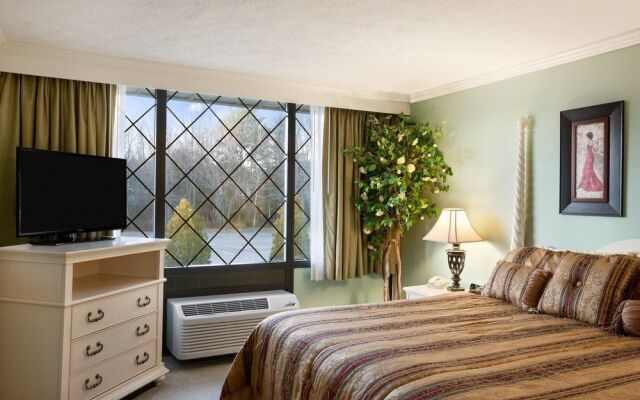 Ramada Lewiston Hotel & Conference Center