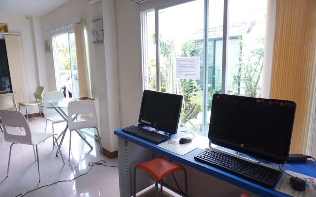 Ananas Phuket Hostel