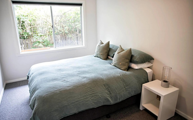 Lonsdale On Glaneuse