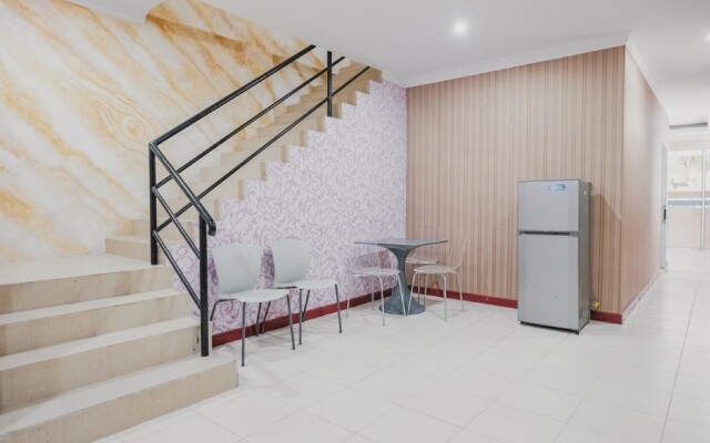 RedDoorz near Nagoya Hill Batam 4
