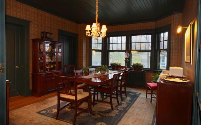 The Brown Street Inn