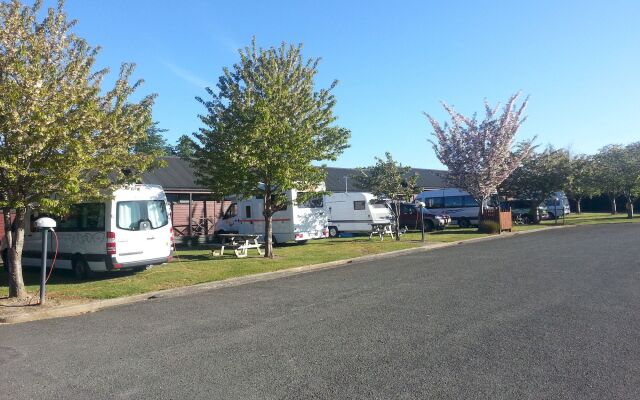 Te Anau Top 10 Holiday Park