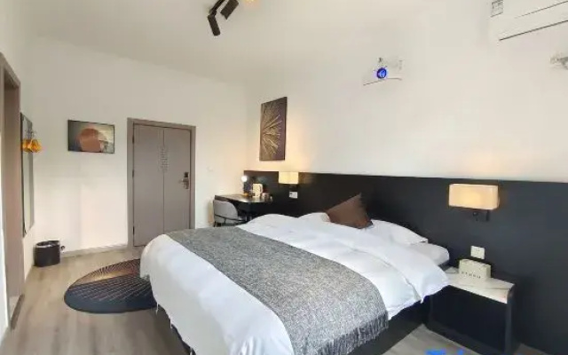 Yuekexuan Hotel (Southwest Jiaotong University Xipu Campus)