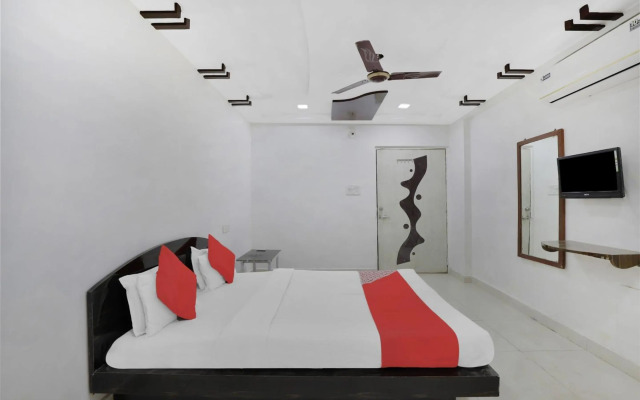 Flagship 83069 Hotel Rudra Palace