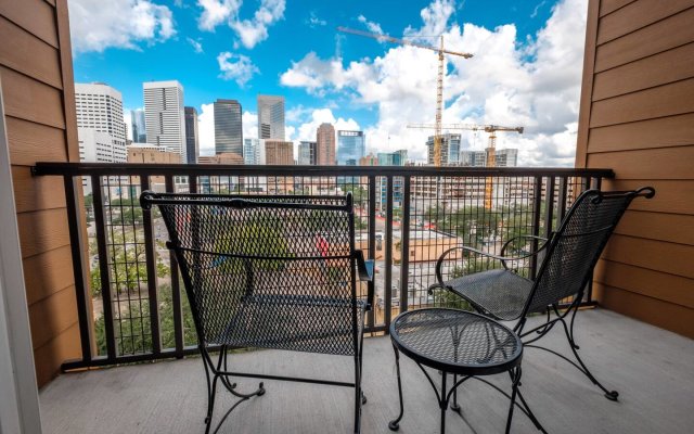 Bright Parisian Penthouse Suite in Houston