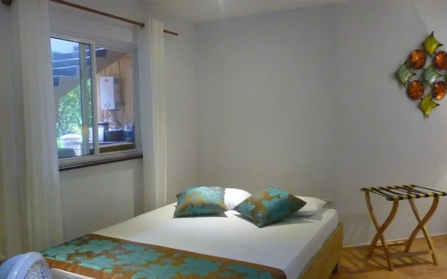 Playa Bluff Hotel