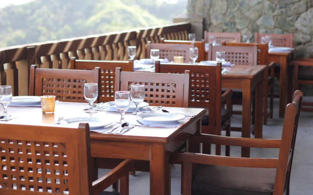 Alta D' Tagaytay Hotel