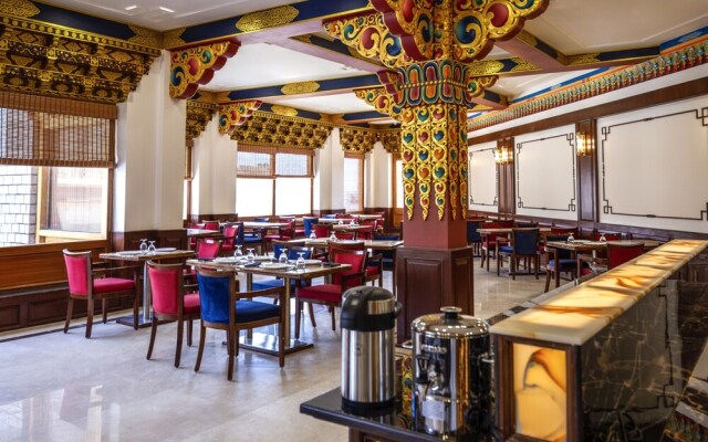 Hotel Gyalpo Residency - A Mountain View Luxury Hotel in Leh