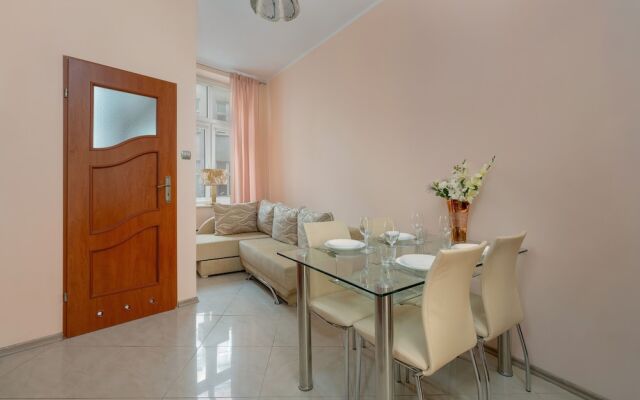 Studio centrum Poznań by Renters