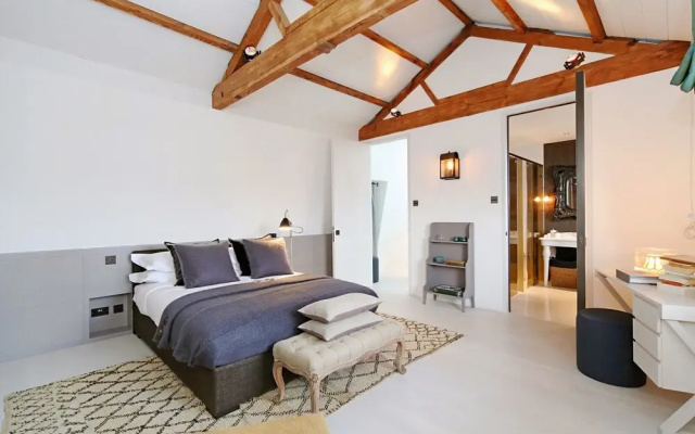 Super Premium - Cadogan Square 3 Bedroom Apartment