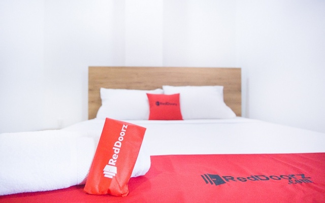 RedDoorz @ RS Adam Malik Medan – Guest Rooms – Medan