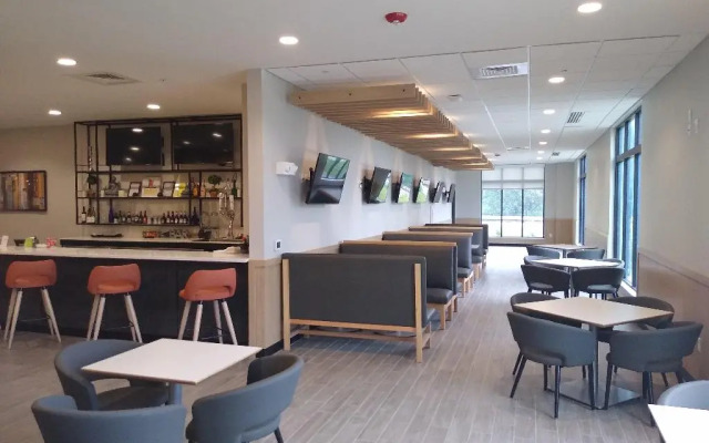 Holiday Inn Kansas City - Northeast by IHG