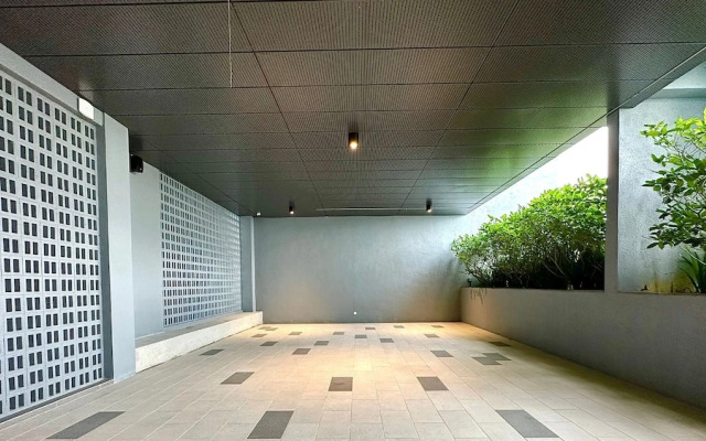 Millerz Square by Mykey