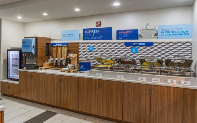 Holiday Inn Express Hotel & Suites Swansea by IHG