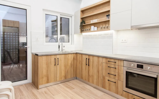 Beautiful new apartment in Petralona