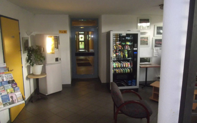 Rev'Hotel Coignières