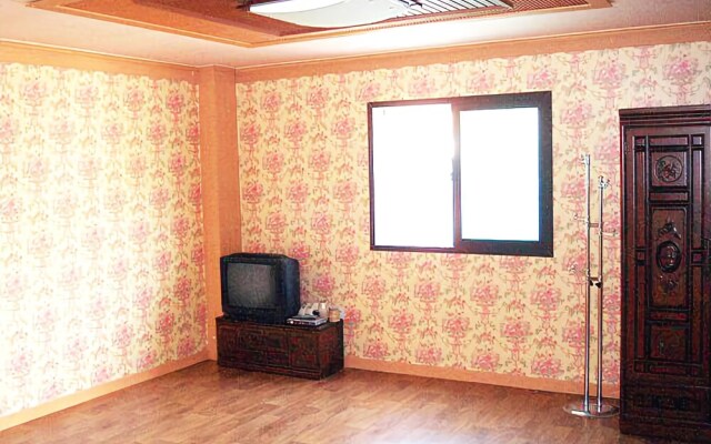 Danyang Banggoksan Gildala Pension