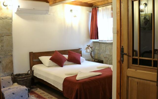 Otel Manolian