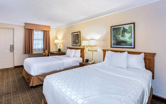OYO Garden Inn & Suites