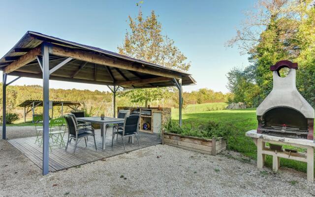 Lovely Holiday Home in Thedirac with Swimming Pool