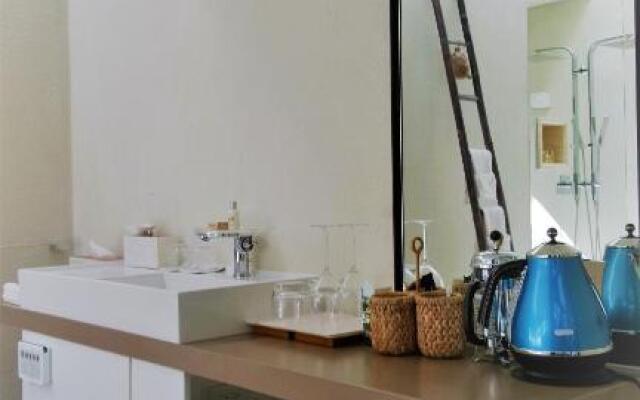 Aroundthetree Hermitage Manor