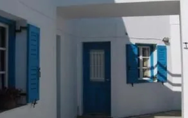 Smaragda Rooms & Studios