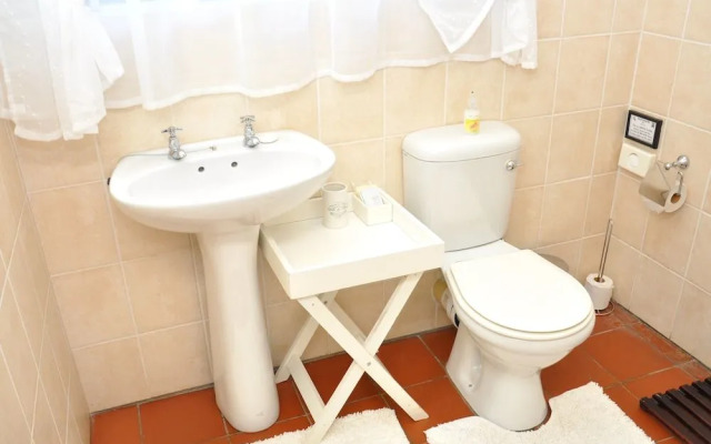 Birds of paradise B&B