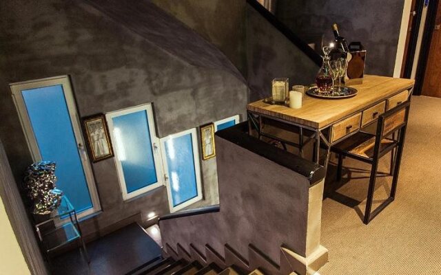 Andromeda Downtown Suites