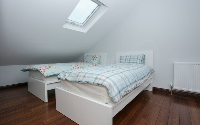 Modern 5 Bedroom House In Battersea