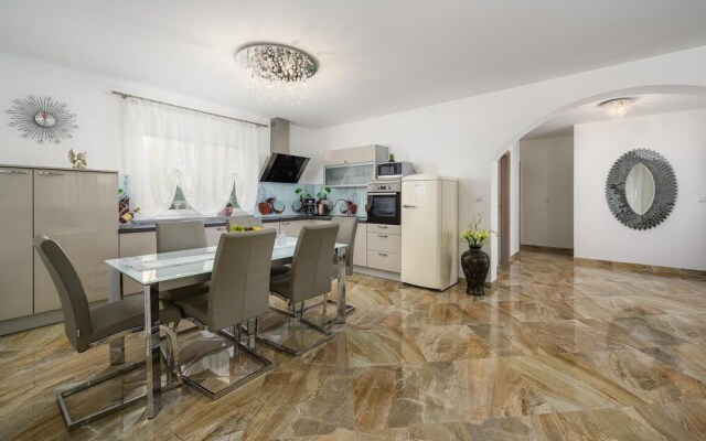 Nice Home in Buje With Wifi and 2 Bedrooms