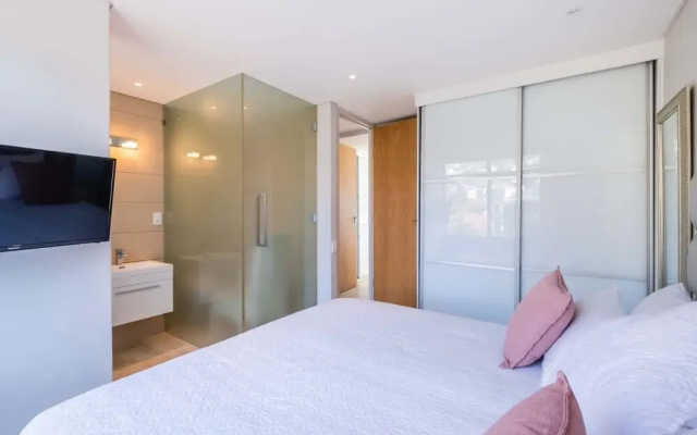 Ocean View Camps Bay 3bed Apt Beach Vistas