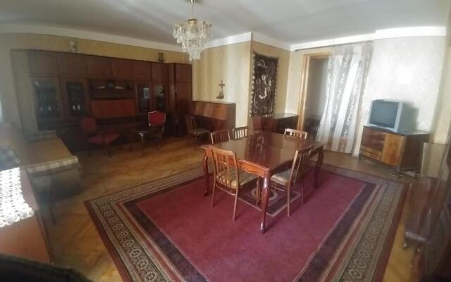 37 Platon Ioseliani Street