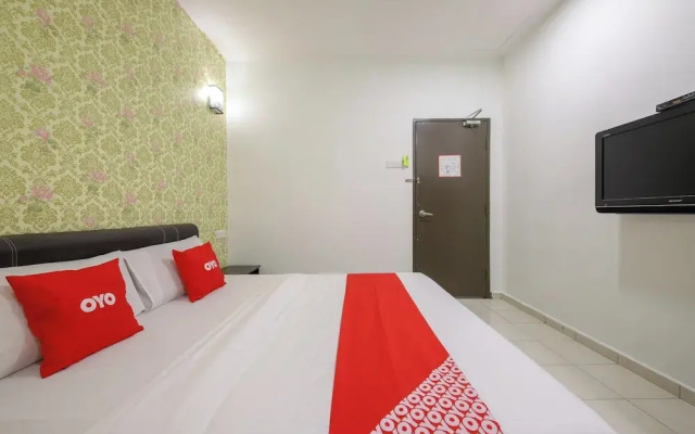 OYO 89497 Dream Nur Hotel
