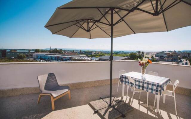 Apartment With Terrace Overlooking the sea - air Conditioned - Wi-fi