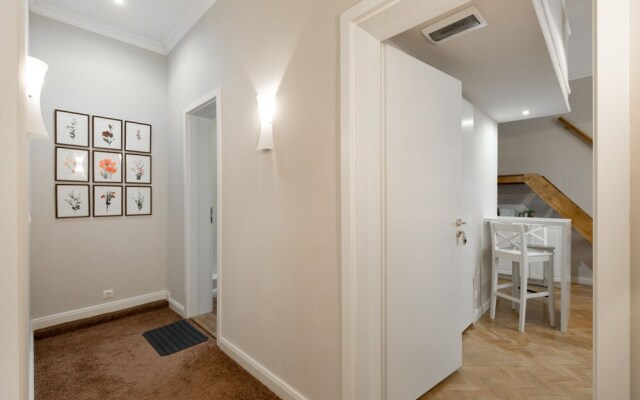 Lisianthus Apartments