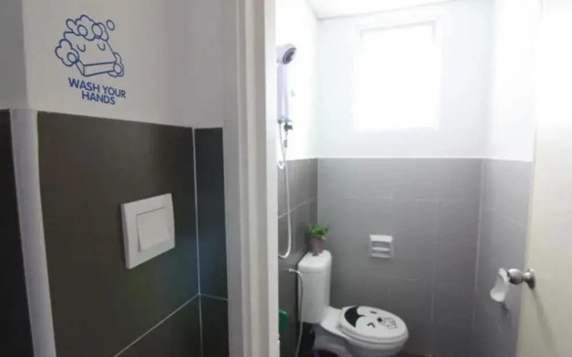 Warm Blanket Hotel - Hostel