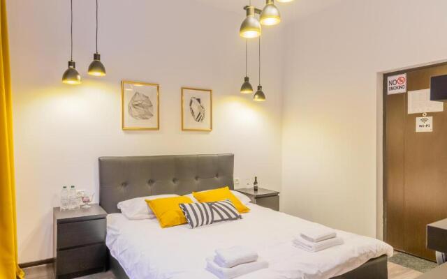 CHÂTEAU: Upscale Suites in Bucharest's Historical Center!