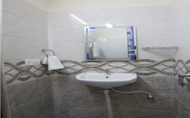 OYO 9248 Hotel Shrinidhi