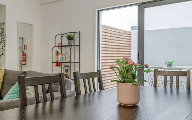 Travel and Live Apartments