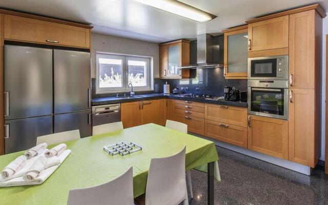 Villa Amendoa (AL) in Corroios