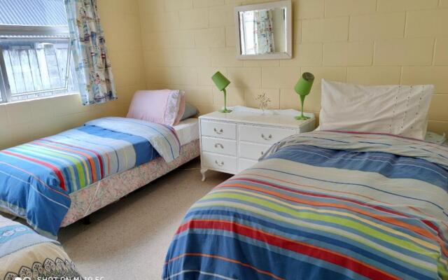 Hosts on the Coast Paradise on Pipi