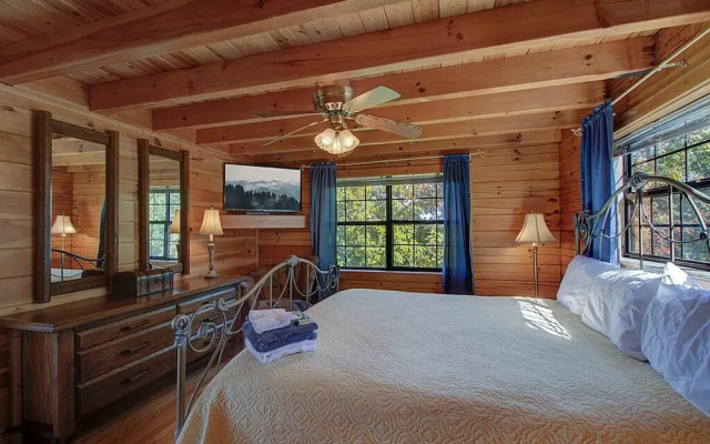 A Stellar 2bed 2bath Minutes to Parkway