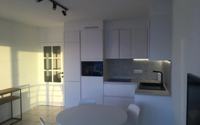 Studio 4 pers met Frontaal Zeezicht & privé zwembad Oostende