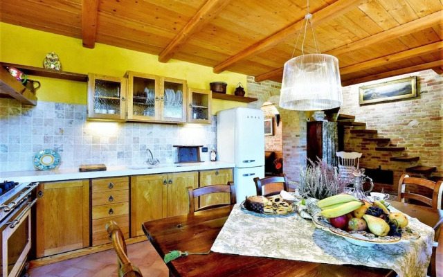 Elegant Villa in Montecosaro Italy with Hot Tub