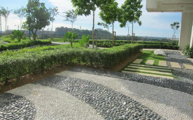 Arch Plus Studio at Trefoil Setia City