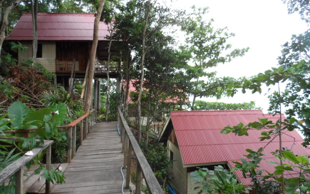 Jungle Hill Beach Bungalow