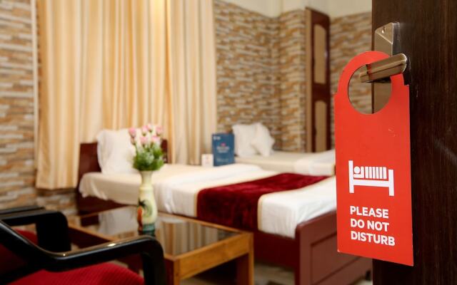 OYO 9637 Hotel Upasana Palace 2